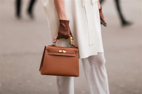 hermes kelly 28 street style|hermes kelly logo.